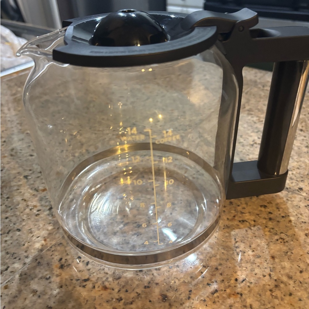 Clear Glass Coffee Carafe with Black Handle (Likely for Cuisinart)